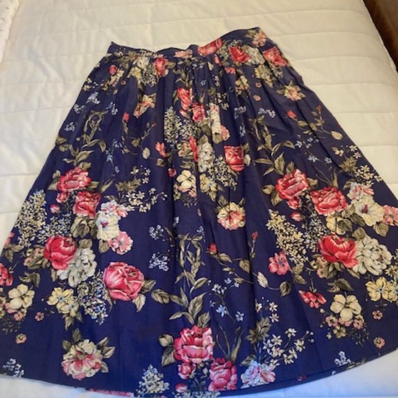 Lands End Blue Flower Skirt - Picture 3 of 3